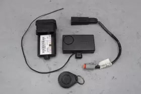 68924-07 Harley-davidson 2007 Road King Cvo Tssm Turn Signal Module Siren Fob Security Set