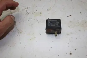 38610-49321 Suzuki Fu249cd Gs1000 / Gs1100 Flasher Relay Yamaha Also Sb49