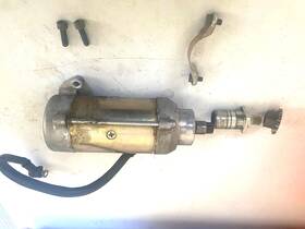 Yamaha 2f1-81800-20-00 1973/74 Tx500 12volt Starter /cover. Screws And Pinion/ Sprocket